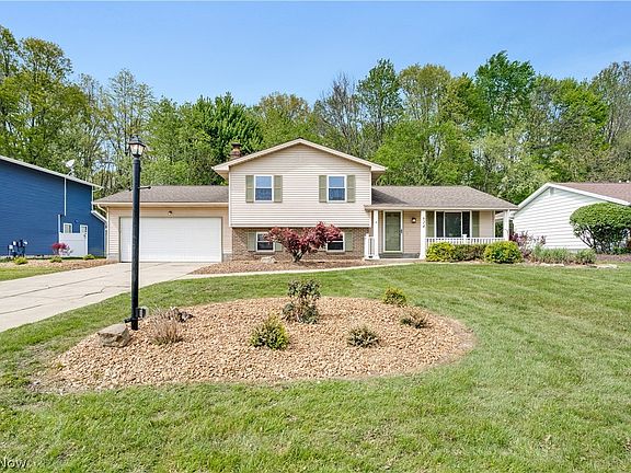 2nd image of 624 Angiline Dr