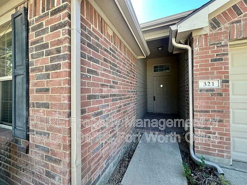 3 bed, 2.0 bath, 1665 sqft, $1,800 — Photo 3