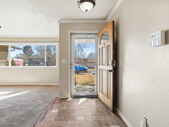 3rd image of 2019 Hillcrest Dr