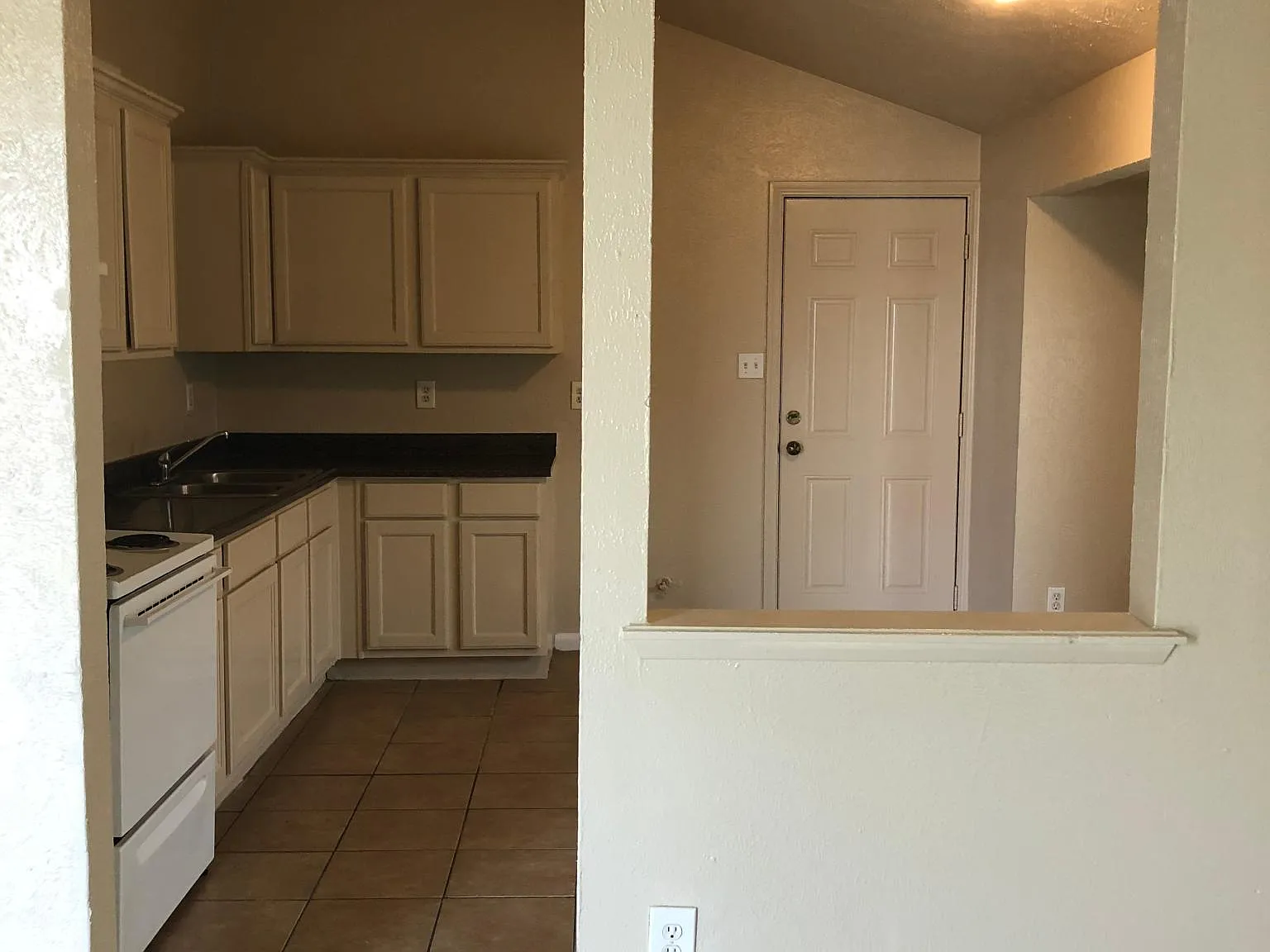 3 bed, 1066 sqft, $1,750 — Photo 4