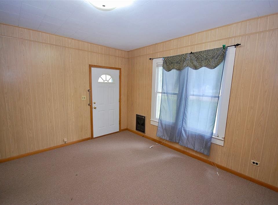1st image of 205 N Hackberry St