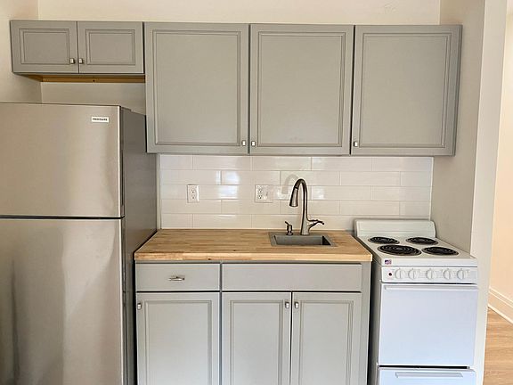 5th image of 820 Elmwood Ave APT 3A