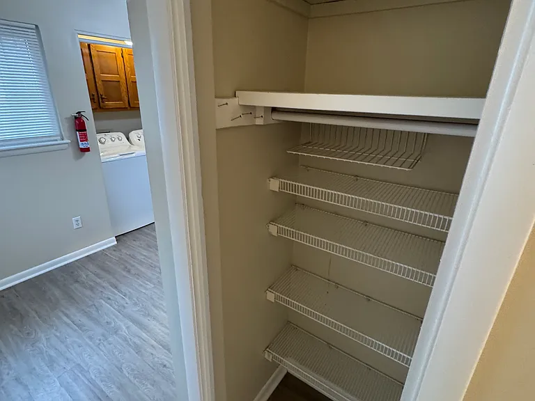 208 Shadow Wood Pl — Photo 15