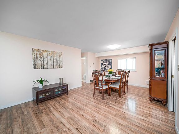 5th image of 1269 Michigan Dr