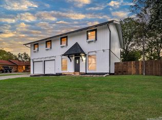 202 E Silver Sands Dr, San Antonio, TX 78216