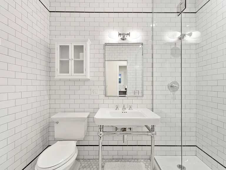 1118 N Poinsettia Dr #1/2 — Photo 9