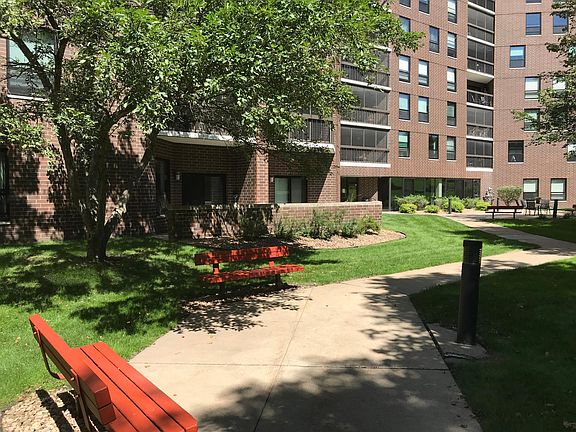5th image of 6615 Lake Shore Dr #709