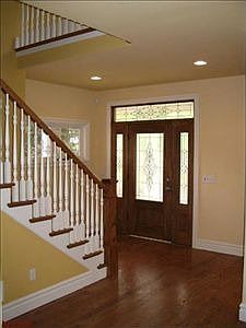 3rd image of 639 E Jefferson Ave