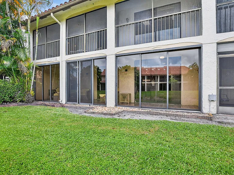 7773 La Mirada Dr — Photo 35