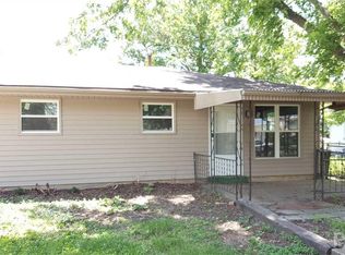 716 E London Ave, Peoria Heights, IL