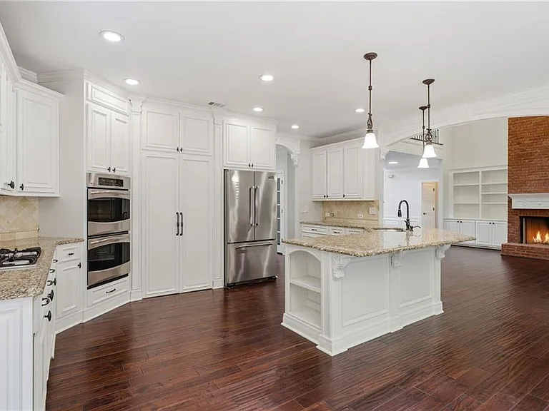 730 Rose Creek Cir — Photo 16