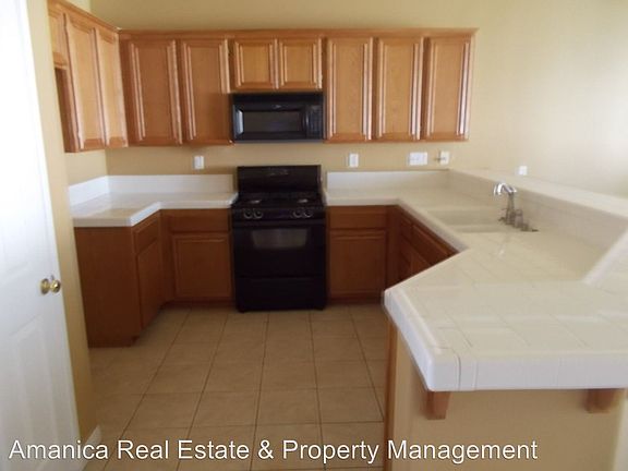 5th image of 3117 Thoroughbred St