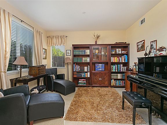 4th image of 10961 La Alberca Ave