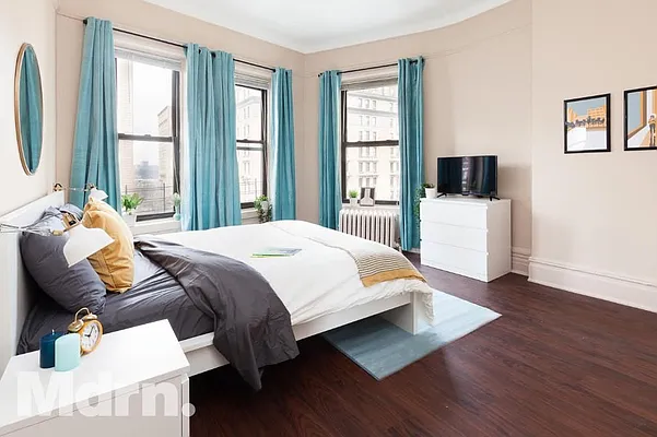 Rented by Mdrn Residential | media 46