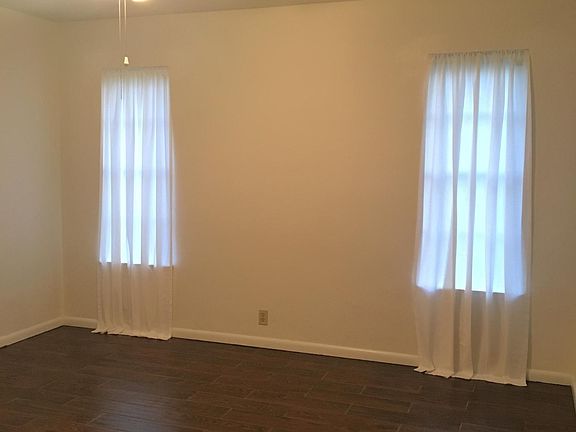 4th image of 600 S Collegiate Dr