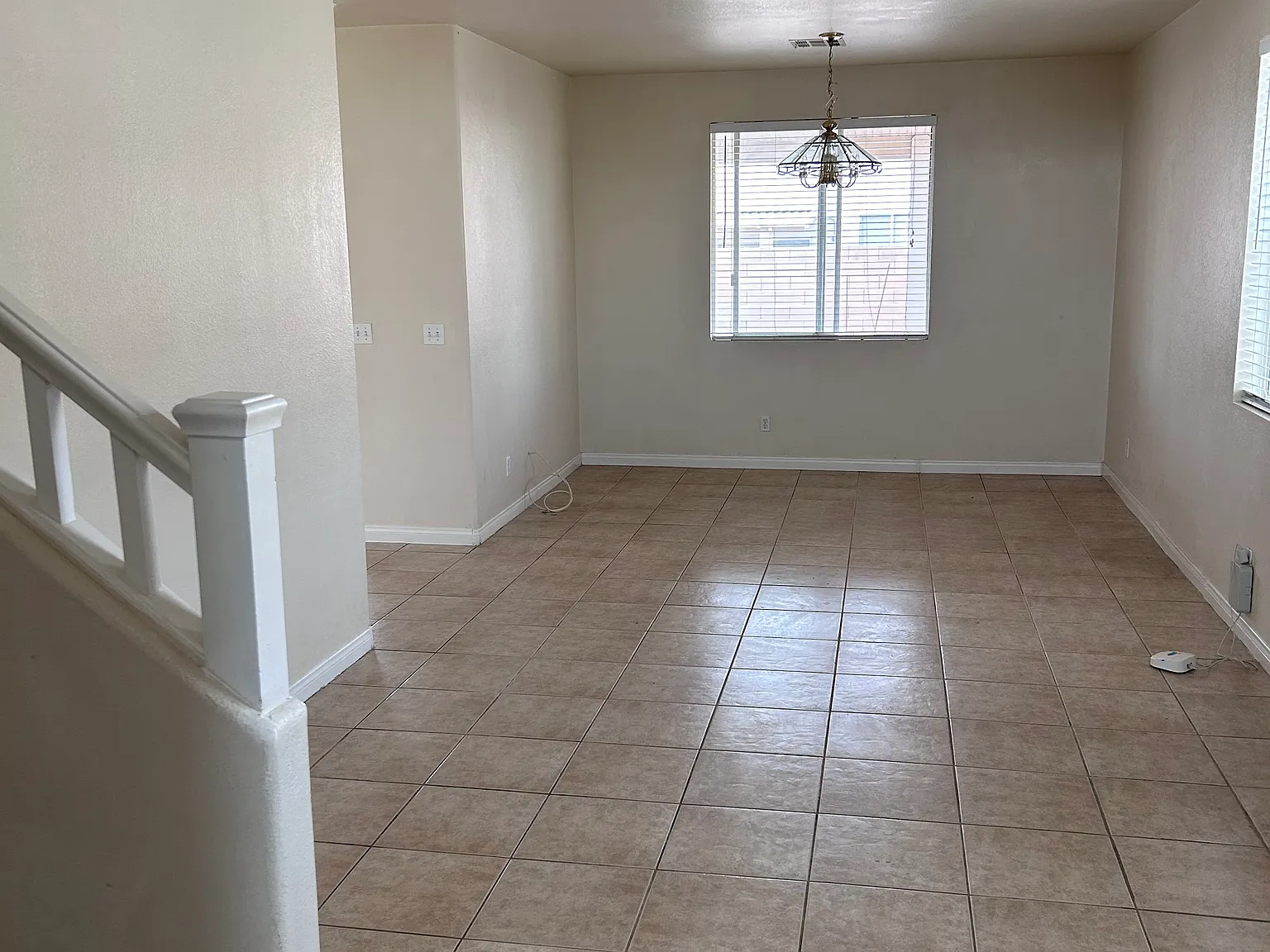 3 bed, 2.5 bath, 1800 sqft, $1,995 — Photo 2