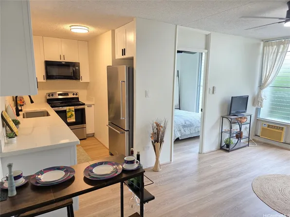 2845 Waialae Ave APT 121, Honolulu, HI 96826