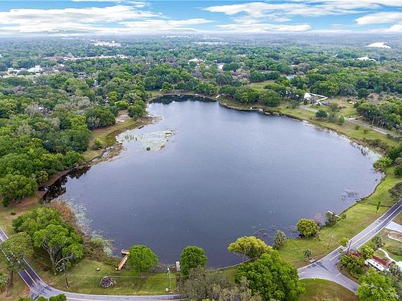 3rd image of 514 W Mirror Lake Dr