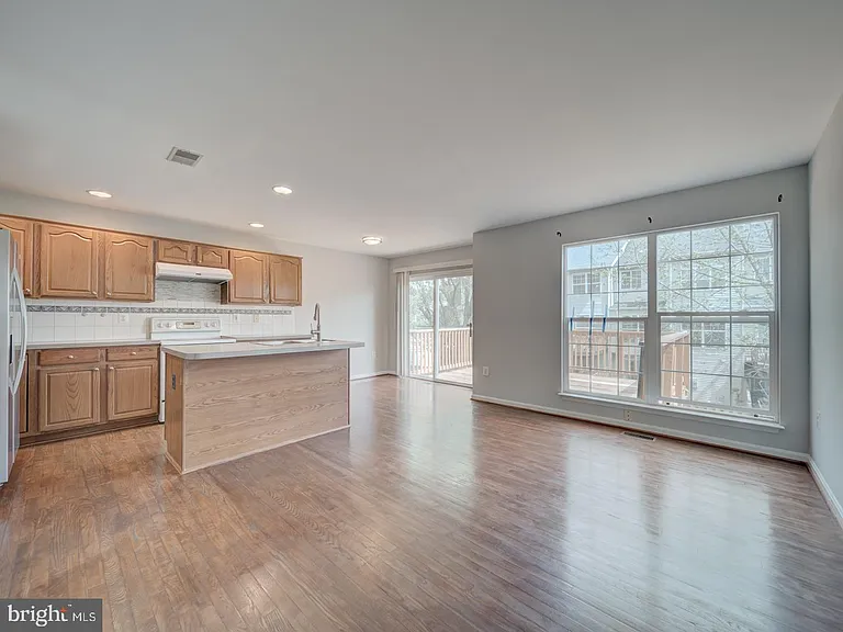 8241 Humphrey Ln — Photo 17