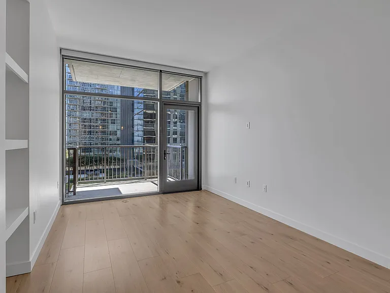 1212 Demonbreun St #810 — Photo 12