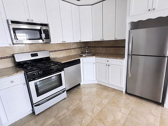 3rd image of 8802 Rockaway Beach Blvd APT 3A