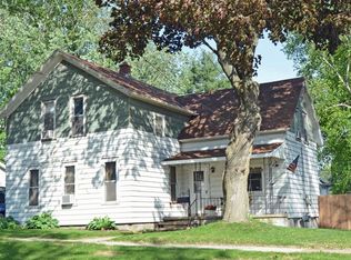 1104 Desnoyer St, Kaukauna, WI 54130
