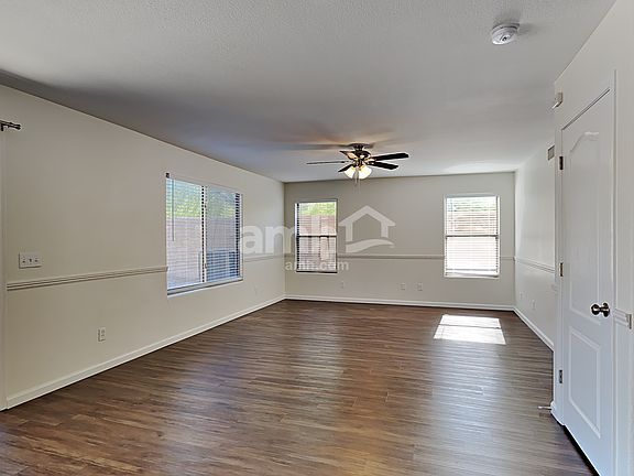 5th image of 16795 W Taylor St