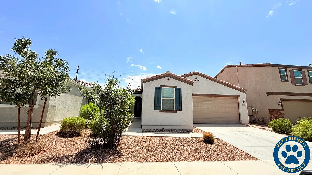 3 bed, 2.0 bath, 1849 sqft, $2,249 — Photo 1