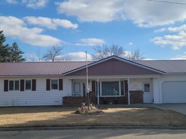 1205 N Lake Dr, Eureka, SD 57437