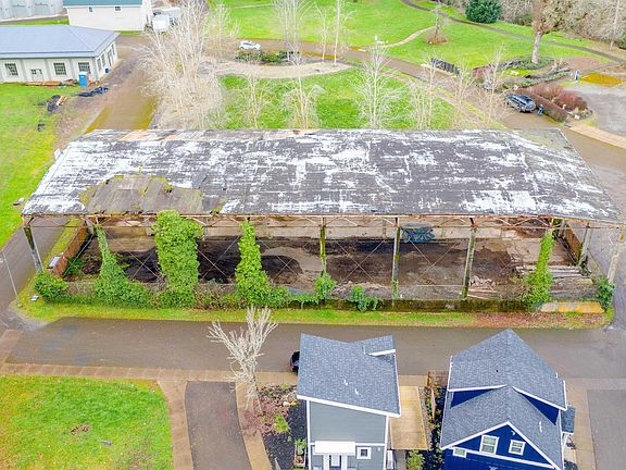 3rd image of 3950 Bartholomew Pl SE