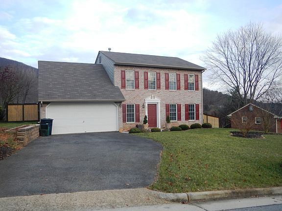 2nd image of 4803 Golfview Dr NE