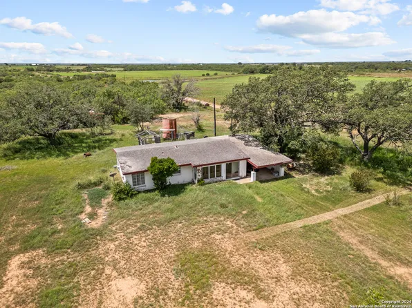 2935 FM 1333, Poteet, TX 78065