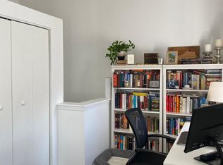 2042 W Crystal St APT 2F, Chicago, IL 60622