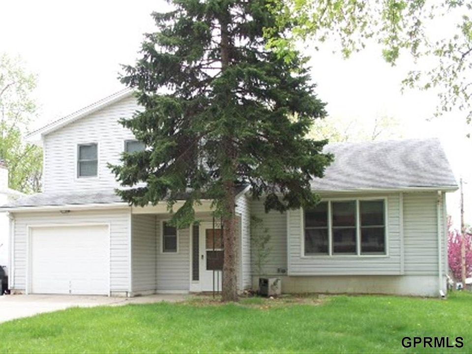 1st image of 2311 Robbie Ave