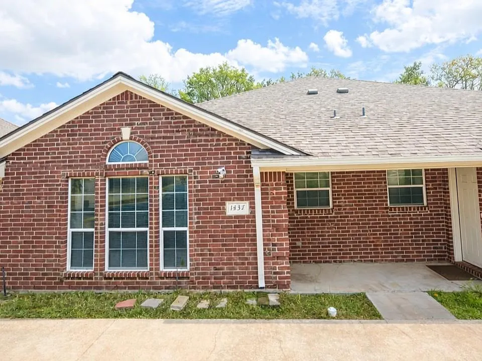 1437 Western Oaks Ct