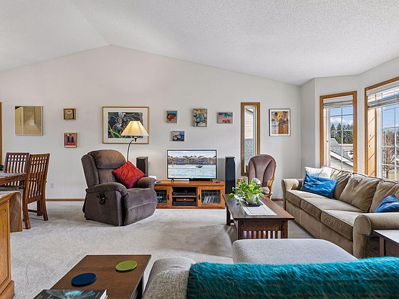 3rd image of 355 Parkview Ln S