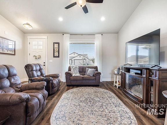 5th image of 330 Wood Rose Way