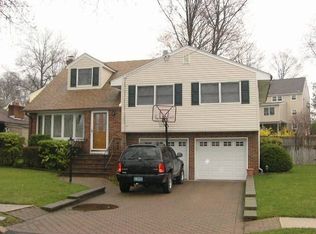 9 Nell Ct, Dumont, NJ 07628