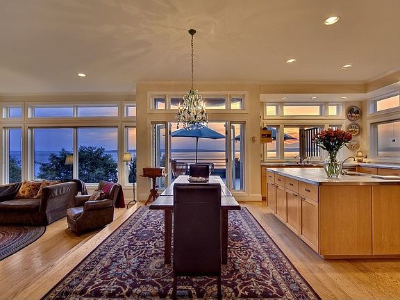 5th image of 20209 Richmond Beach Dr NW