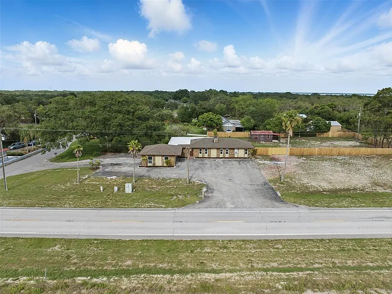 8812 Oakwood Dr — Photo 45