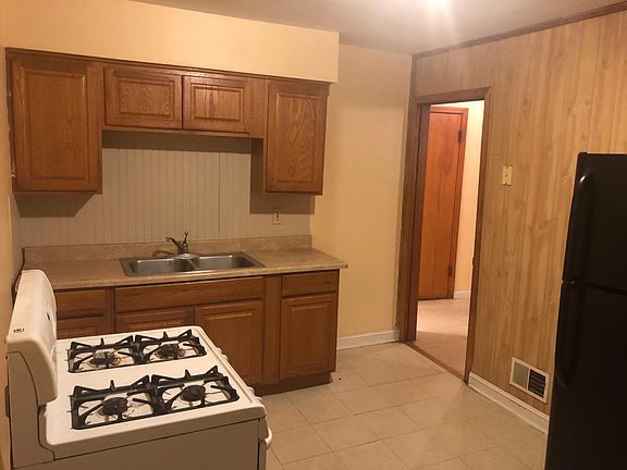 2nd image of 18014 Wentworth Ave APT 5