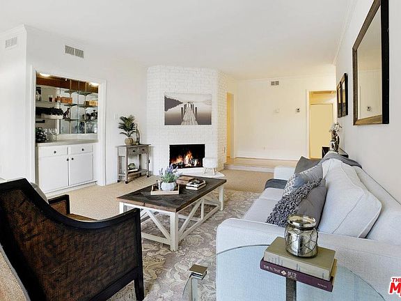 3rd image of 11920 Dorothy St APT 202