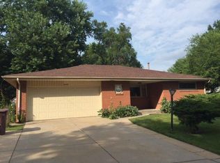 6240 Glendale Rd, Lincoln, NE 68505