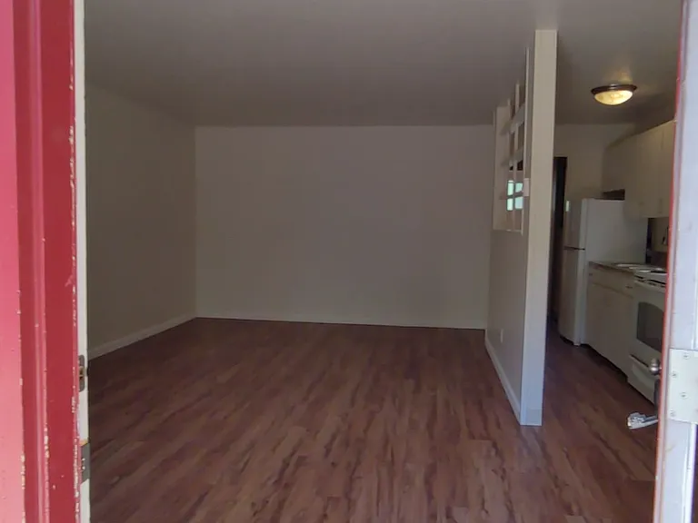 West Slope Apartments — Photo 4