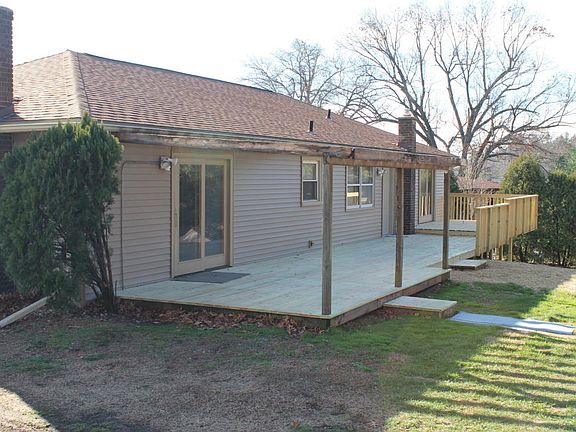 2nd image of 214 Parkshore Dr