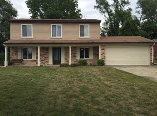 1189 Meadowood Dr, Waterford, MI