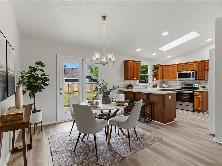1950 E Challis Dr — Photo 14