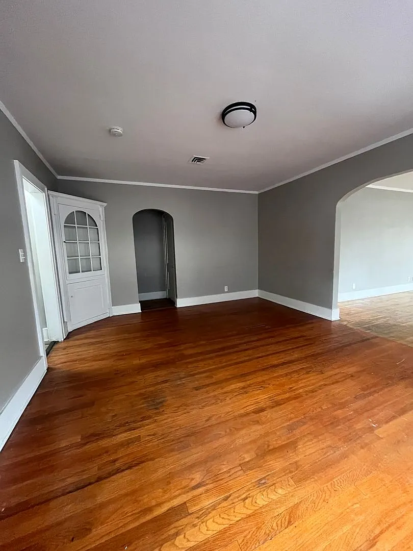 3 Bedroom 3 Bath Townhome Available Now! — Photo 3
