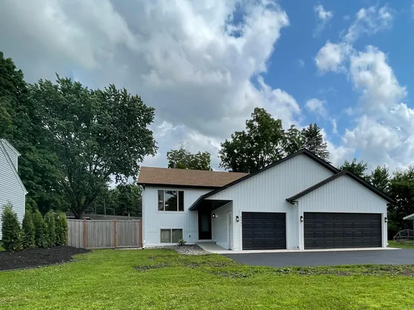2011 Lake View Dr, Jordan, MN 55352