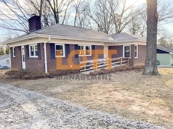906 E Lee Rd, Taylors, SC 29687
